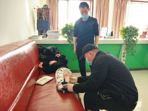 新疆殘疾人輔助器具資源中心在吉木薩爾縣開展2021年精準(zhǔn)康復(fù)服務(wù)假肢 矯形器取型工作