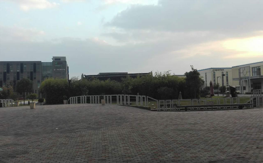 工業(yè)區(qū)環(huán)境優(yōu)雅,裝飾風(fēng)格非常富有創(chuàng)意